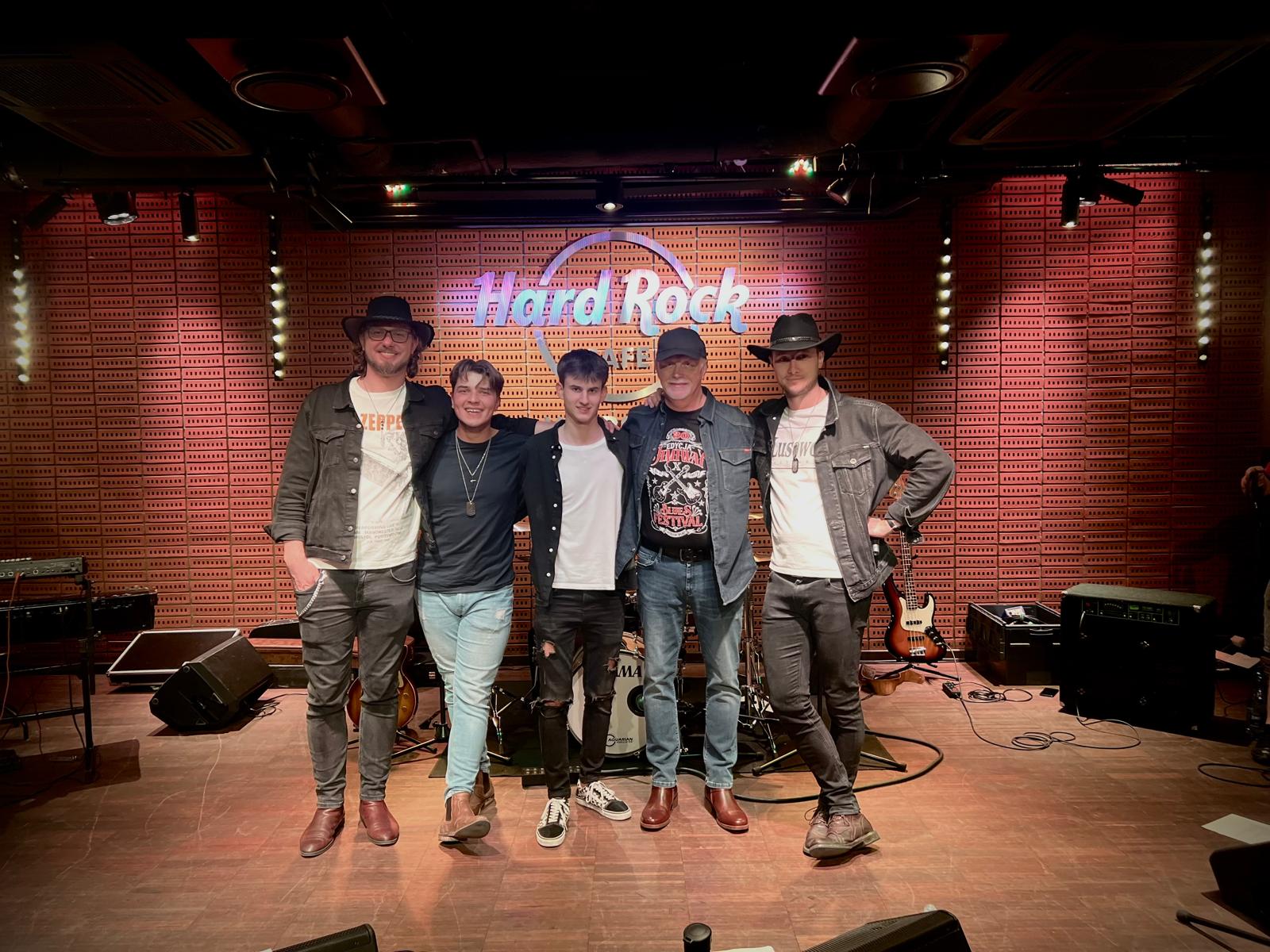 Blues Monkey w studio