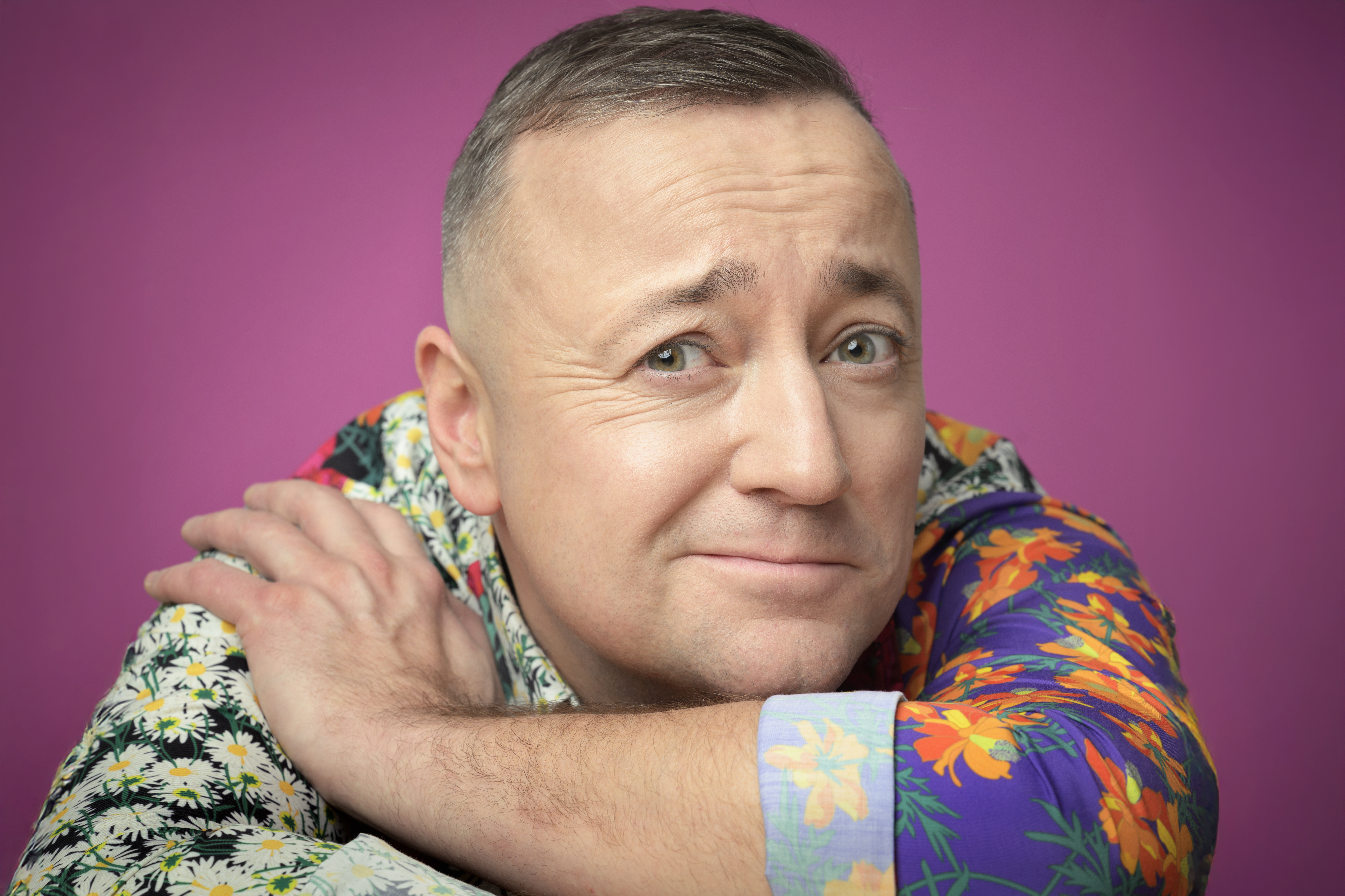 Przedstawia Czesława Mozila na fioletowym tle. Fot. materiały promocyjne