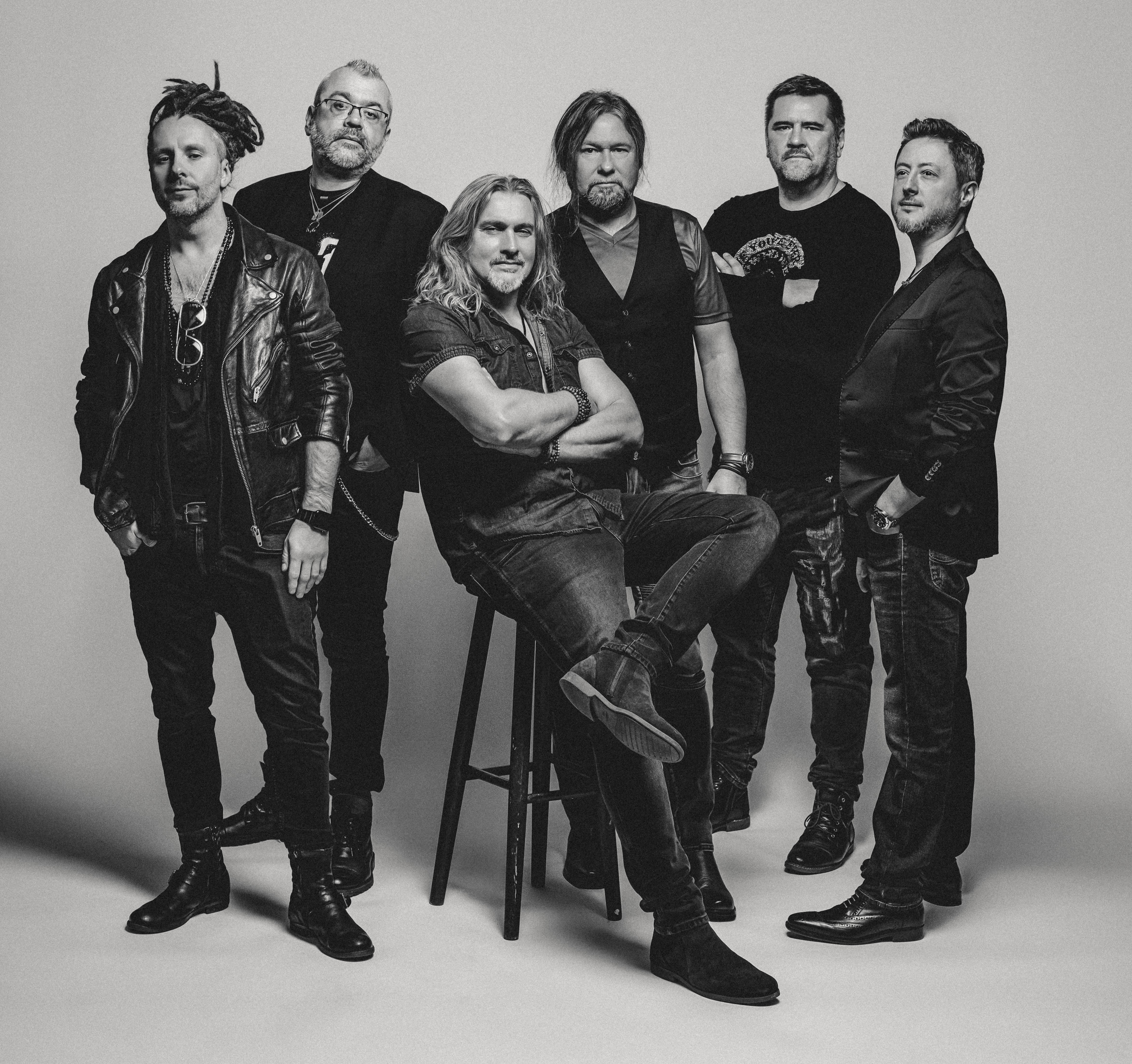 J.J. BAND & Maciek Balcar